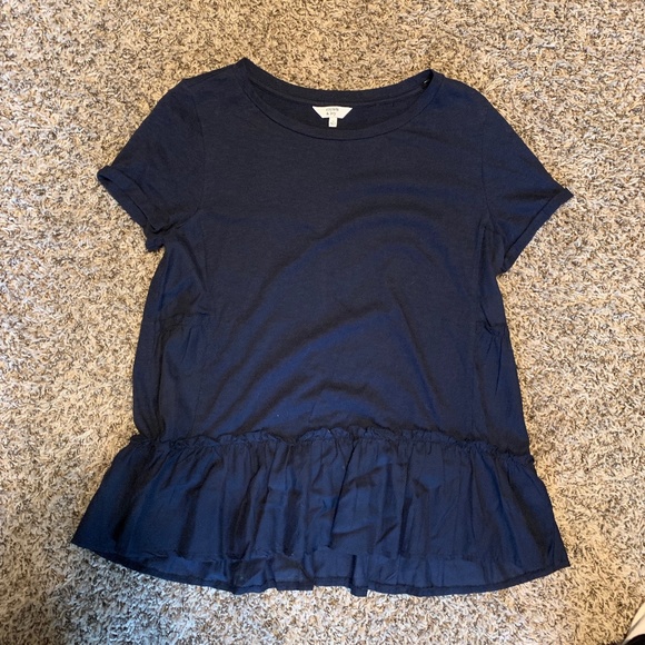crown & ivy Tops - Crown & Ivy Shirt with Ruffle Bottom